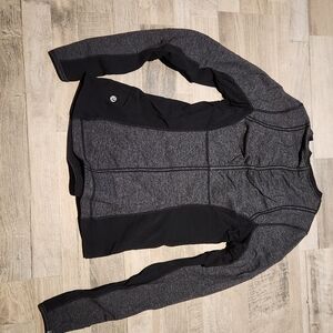 Lululemon running long sleeve